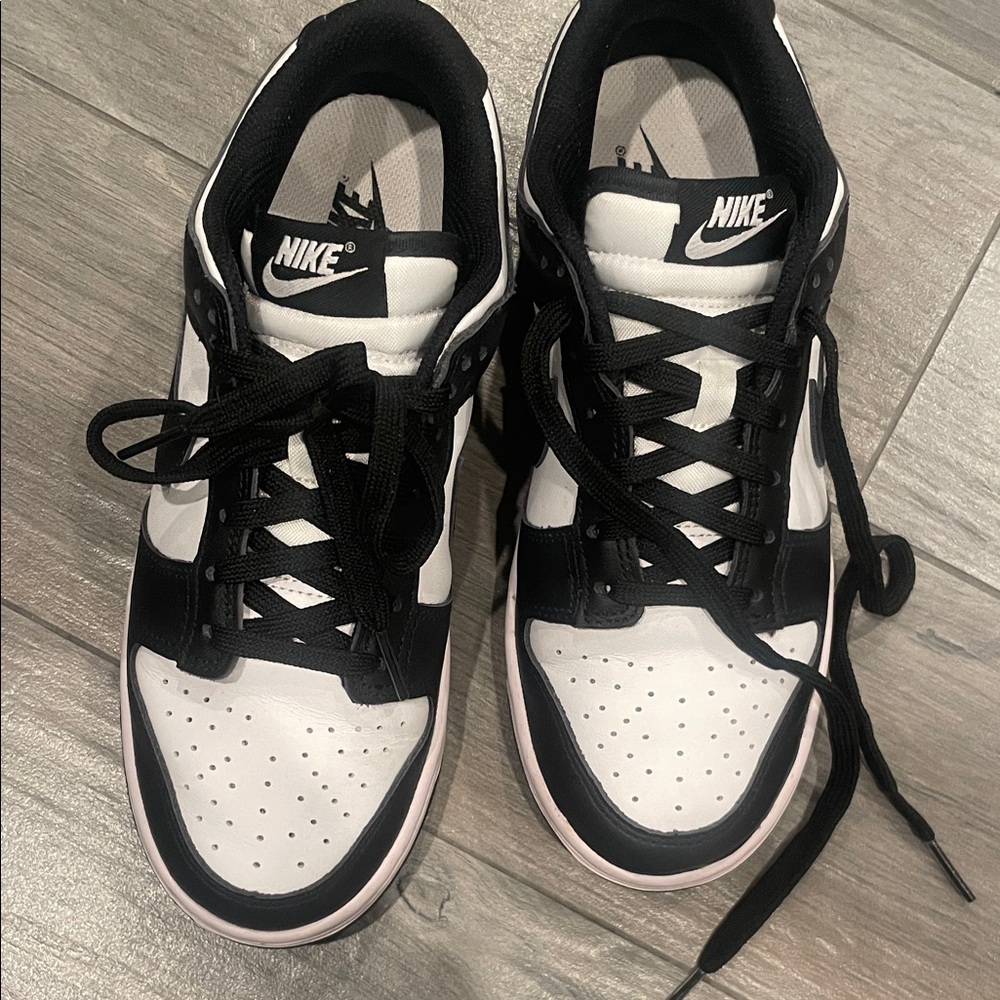 Nike dunk lows - size 7